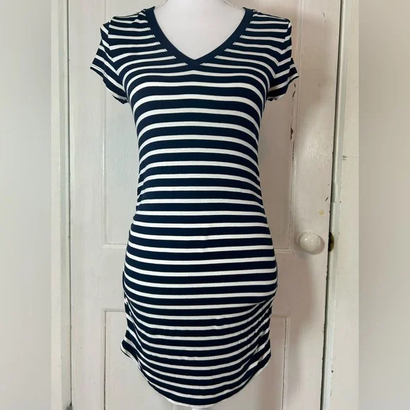 Liz Lange Navy and White Striped Cap Sleeve Maternity Top size XS EUC - Picture 1 of 9